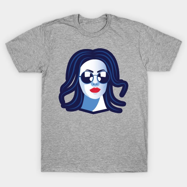 beautiful woman illustrator T-Shirt by Bedjoart